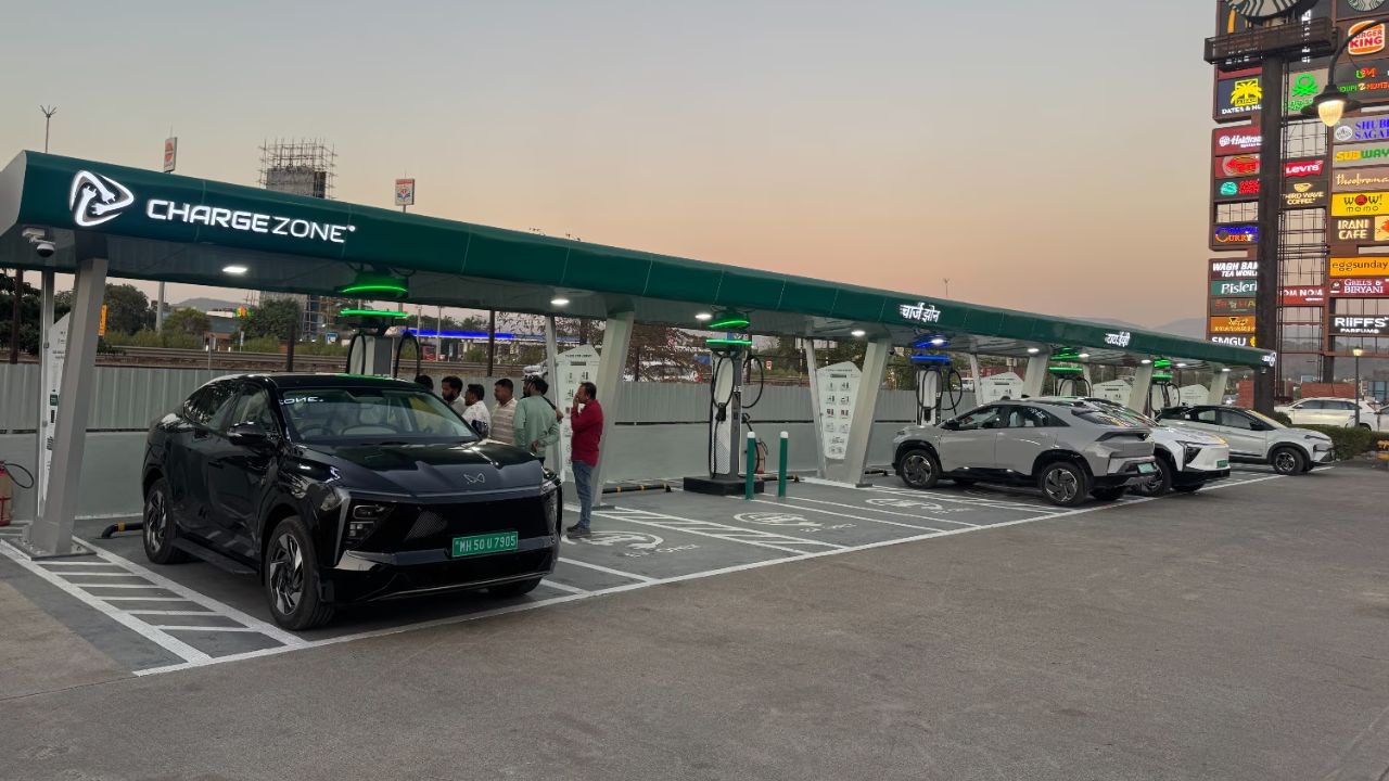 Mega Charging Hub