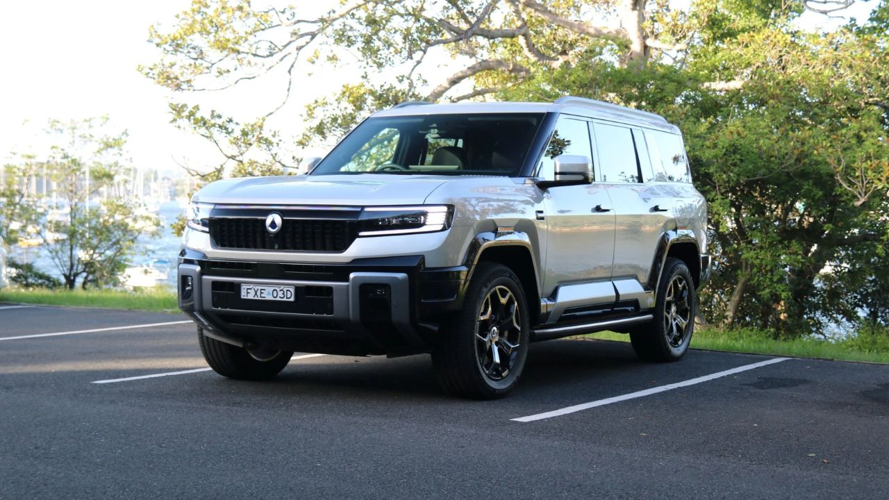 Denza B8 Electric SUV