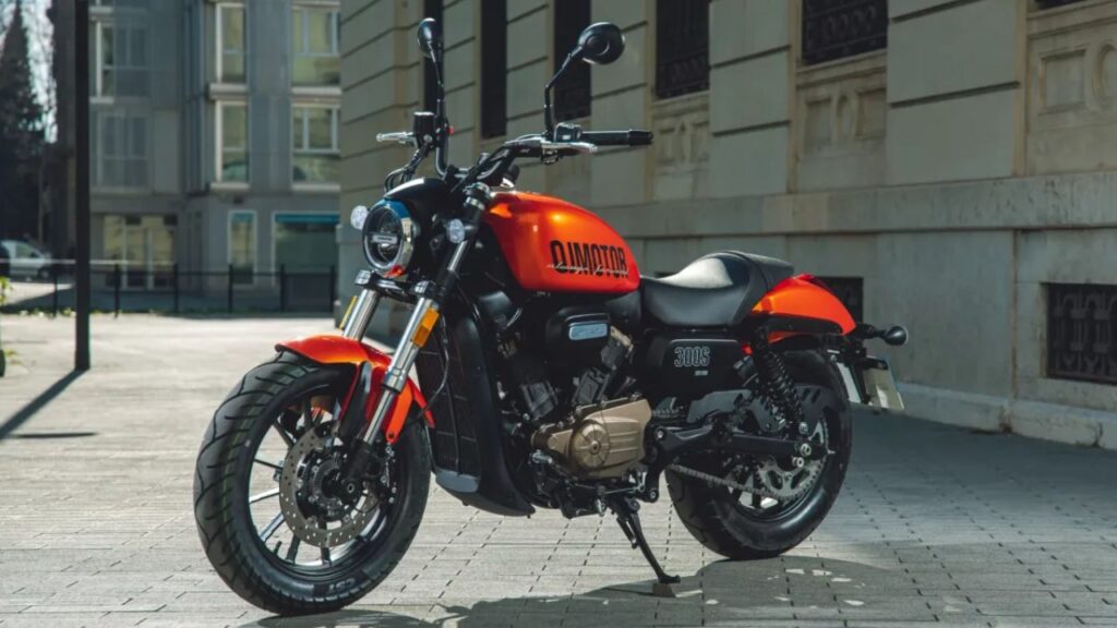 QJ Motor SRV 300 2.0 Motorcycle