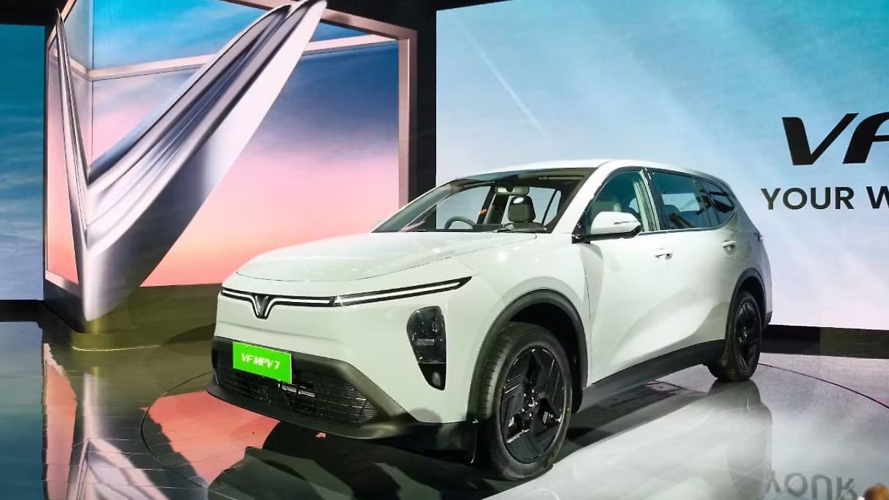 VinFast VF 7 MPV